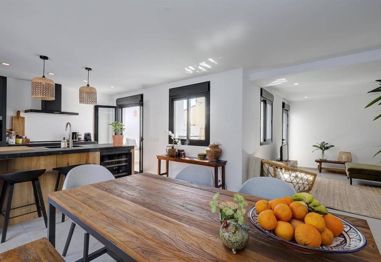 Renovated Townhouse San Roque 91 Semesterbostad